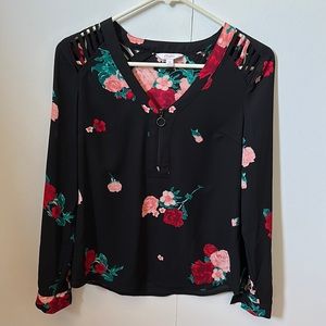 Cut out Blouse from Candies. Hardly worn. Juniors, XS